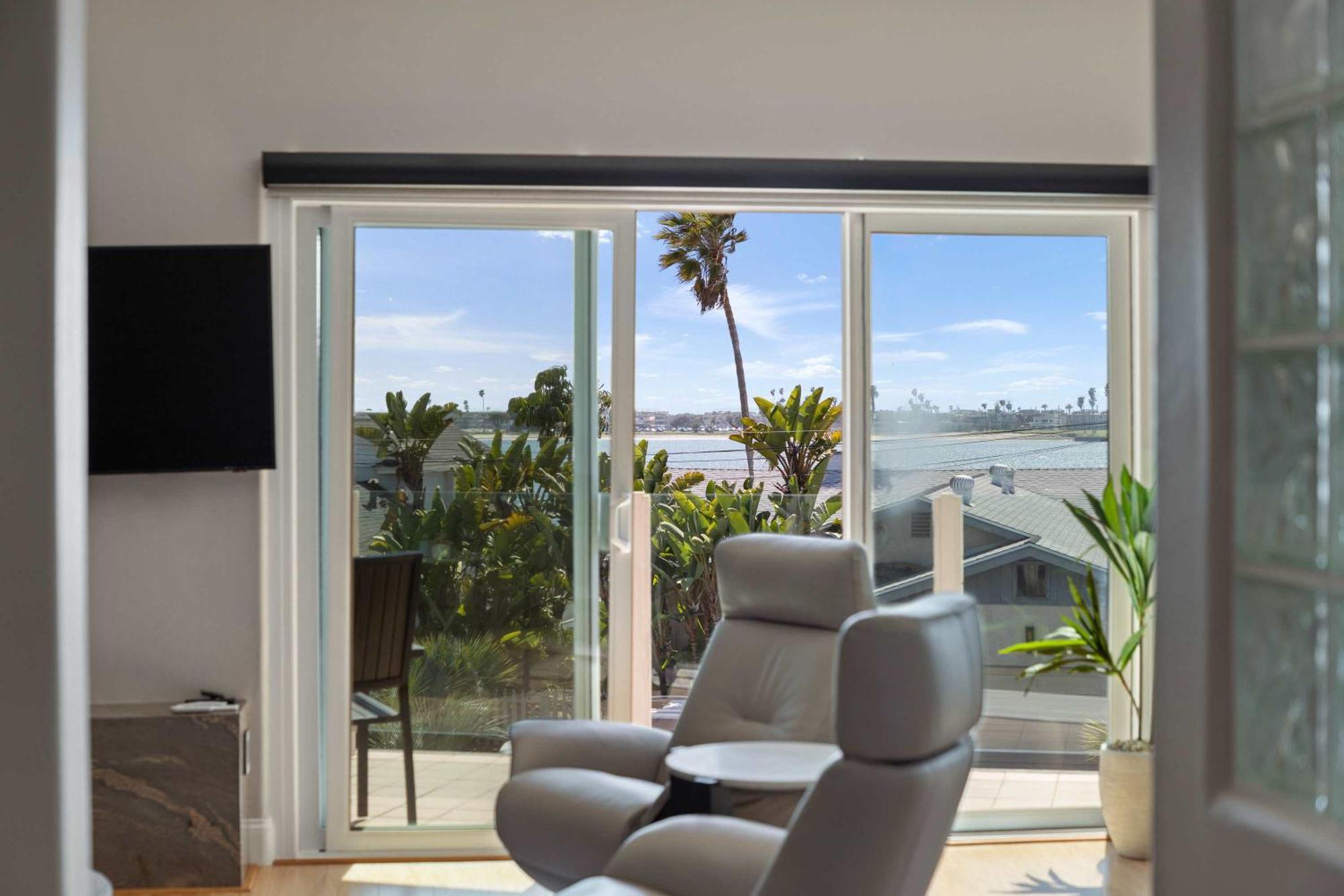 Pacific Rooftop Views * San Diego